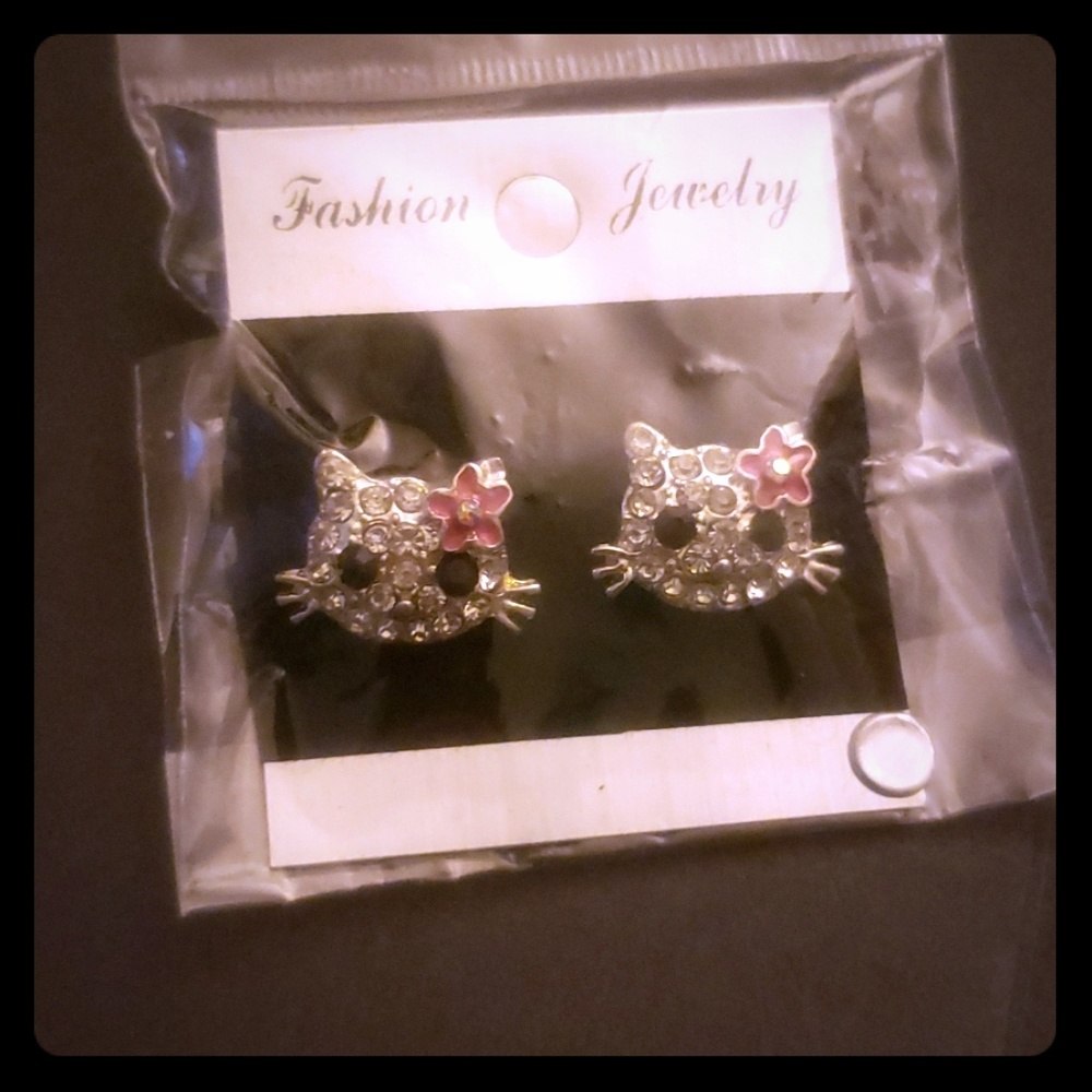 Adorable Hello Kitty Crystal Earrings